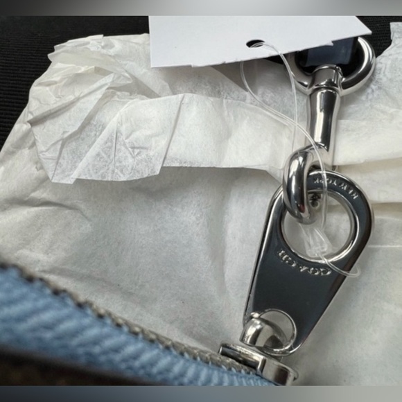 Coach Long Zip Around Wallet In Signature Canvas Sv/Khaki/Waterfall - Picture 2 of 8